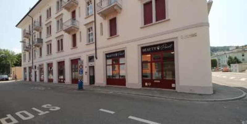 Vendesi Stabile a reddito zona chiasso (9)
