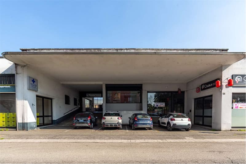 Locale Commerciale