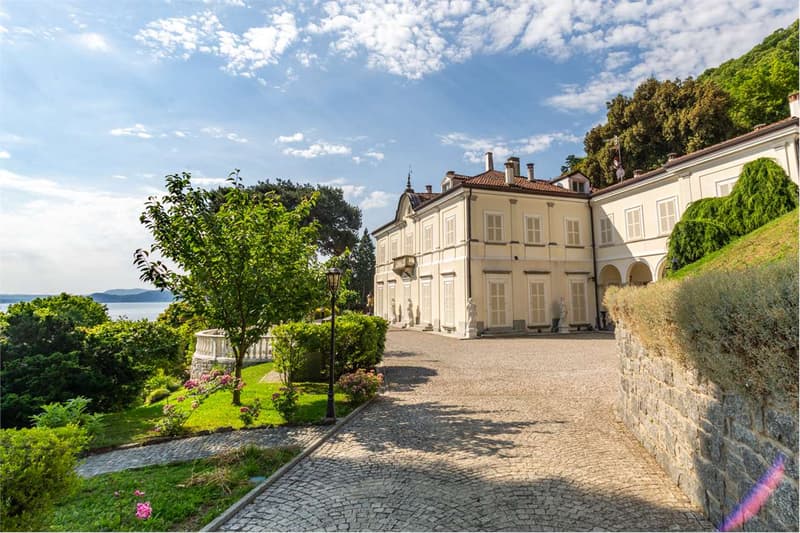 Villa Imperiale sul Lago Maggiore con Parco Storico Spiaggia Privata D (7)