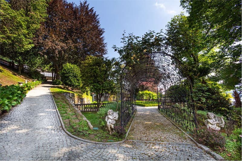 Villa Imperiale sul Lago Maggiore con Parco Storico Spiaggia Privata D (8)