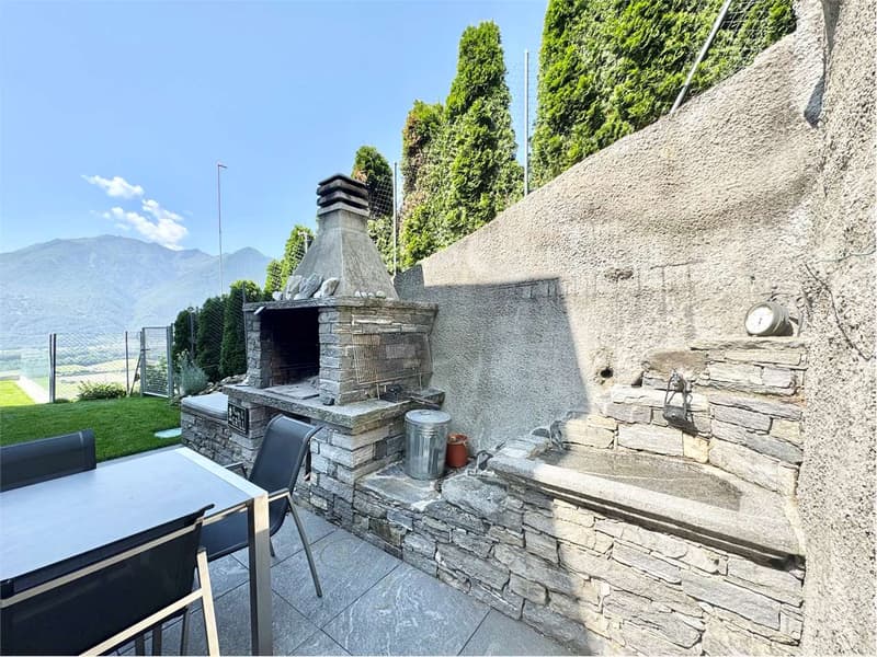 Moderna villa unifamiliare Minergie-P con impianto fotovoltaico e priv (3)