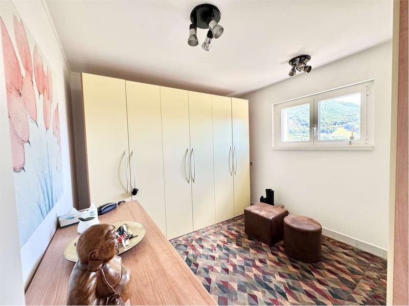 Prestigiosa villa indipendente in vendita immersa nel verde di Gentili (12)