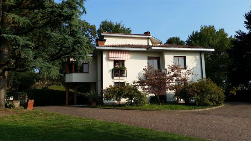 Esclusiva proprietà immersa nella natura della Brianza lecchese - Mera (5)