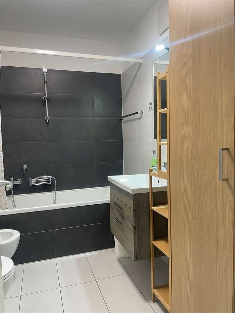 Residenza moderna di pregio con ampio terrazzo e doppi servizi nel ver (8)