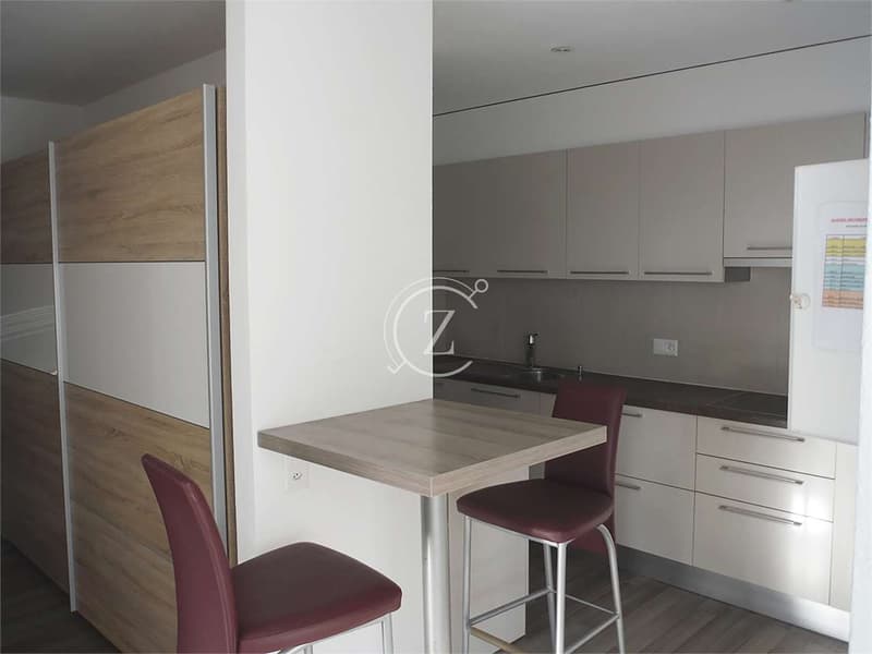 Elegante attico di 3.5 locali con vista panoramica e piscina condomini (6)