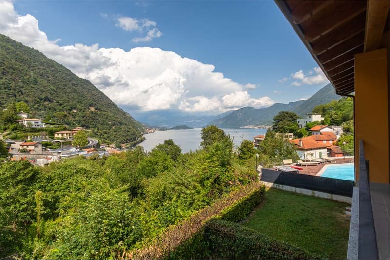 Immobile con terrazza coperta vista lago (1)