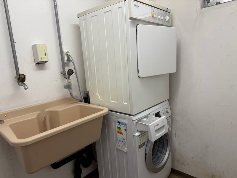Charmante 3-Zimmer-Wohnung mit Gemeinschaftspool/Sauna und Garage in Dotzigen (16)
