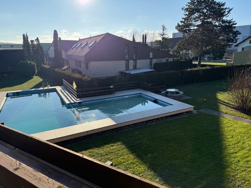 Charmante 3-Zimmer-Wohnung mit Gemeinschaftspool/Sauna und Garage in Dotzigen (8)