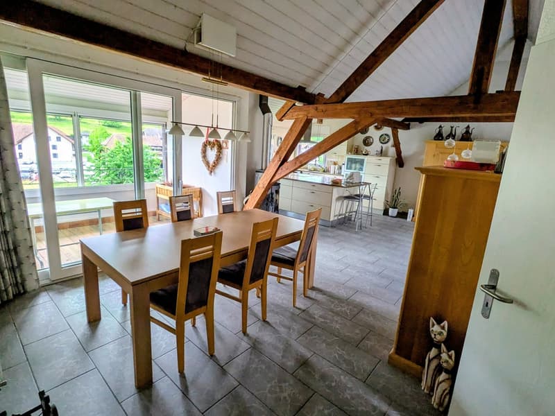 Attraktive 4.5-Zimmer-Wohnung in Leuzigen  hell, grosszügig und mit Balkon/Estrich/Keller (5)