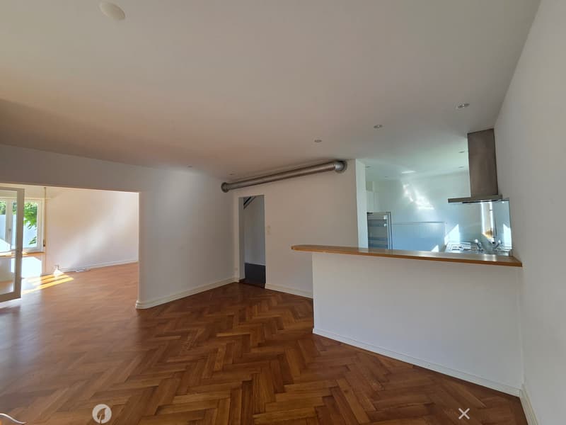 Charmantes Einfamilienhaus in Biel mit grossem Garten, Sauna und Whirlpool (7)