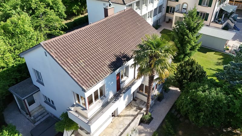 Charmantes Einfamilienhaus in Biel mit grossem Garten, Sauna und Whirlpool (17)