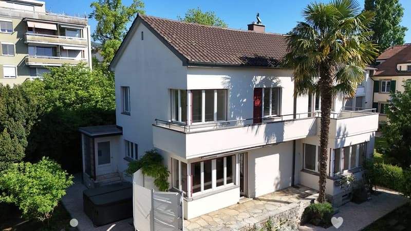 Charmantes Einfamilienhaus in Biel mit grossem Garten, Sauna und Whirlpool (3)