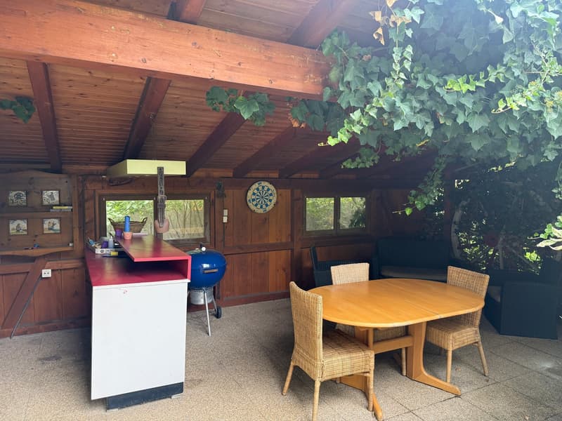 Charmantes 5.5-Zimmer-Einfamilienhaus mit Einliegerwohnung 1.5 Zimmer in Nidau (3)