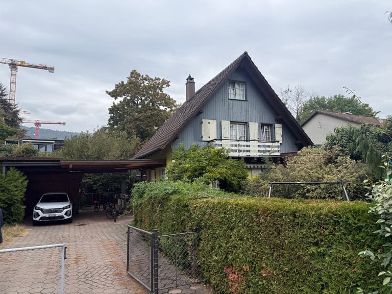 Charmantes 5.5-Zimmer-Einfamilienhaus mit Einliegerwohnung 1.5 Zimmer in Nidau (1)