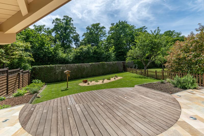 Villa familiale avec jardin (6)