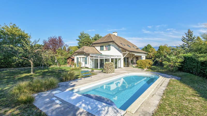 Villa familiale avec piscine (1)