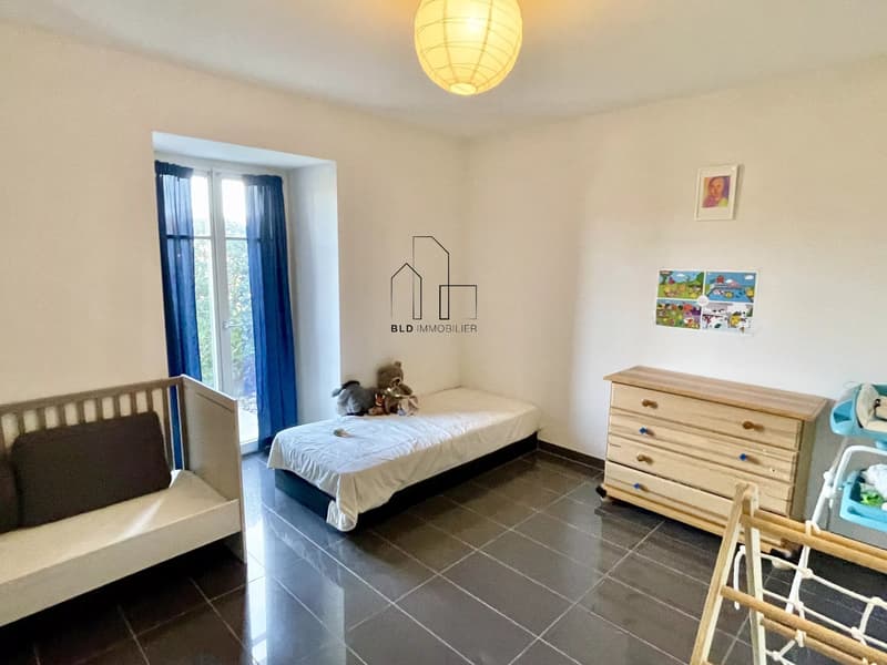 Bel appartement de 4 pièces entièrement rénové ? possibilité de créer un studio indépendant (8)