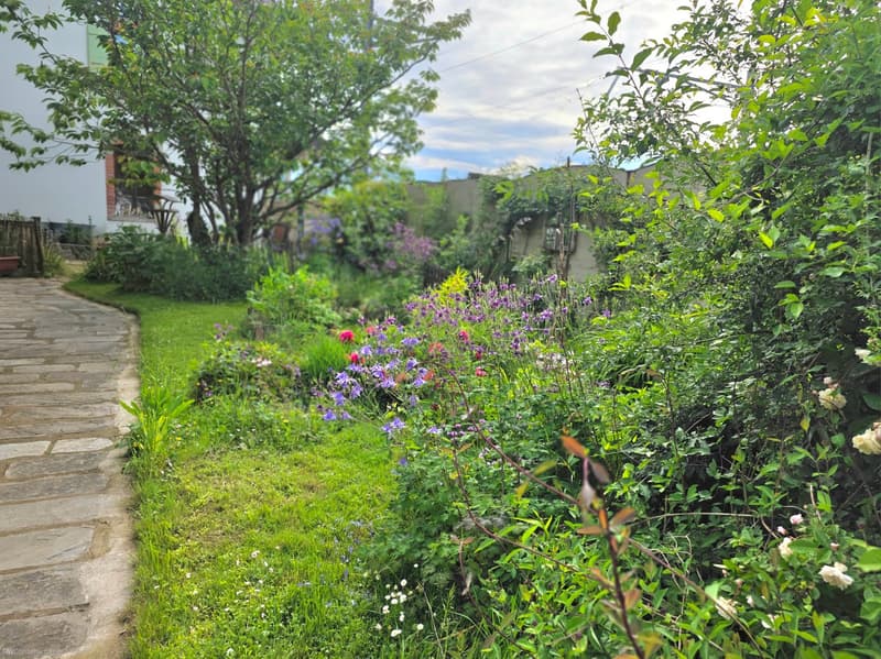 Cheyres : charmante maison dans l'ancienne gare avec un très joli jardin (12)
