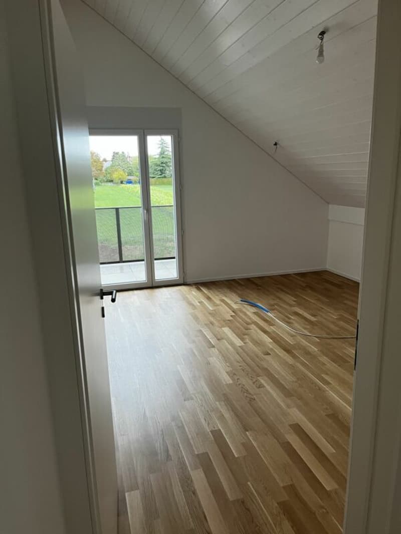 3.5 pièces dans les combles avec balcon et vue dégagée (8)