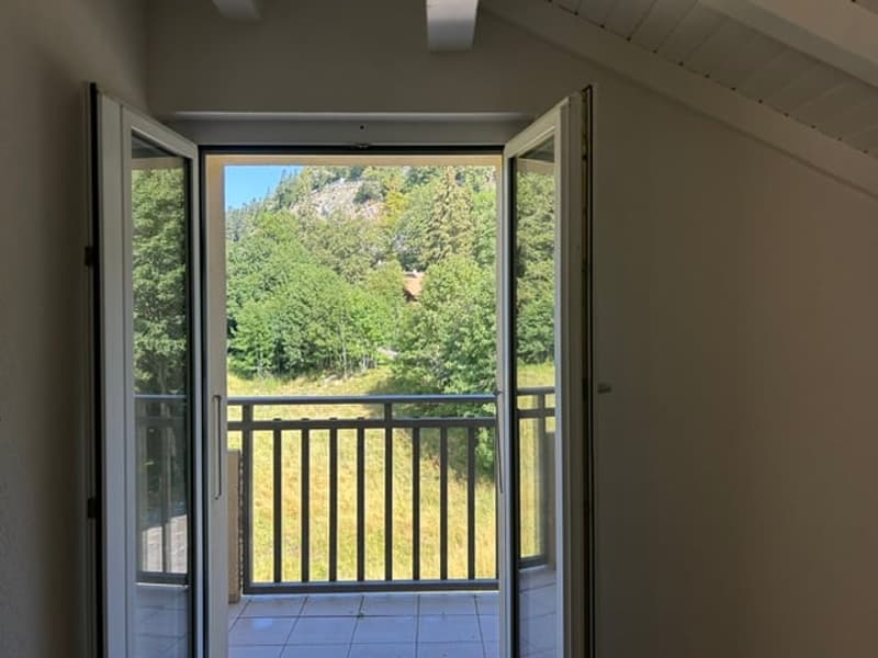 Charmant appartement de 3,5 pièces au 2ème étage, avec balcon et vue à Saint-Cergue (5)