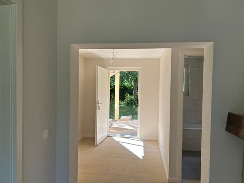 Appartement 4.5 pièces rénové avec balcon et vue verdoyante à Saint-Cergue (3)