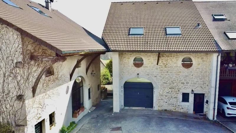 Corps de ferme 7 pièces rénové avec goût (21)