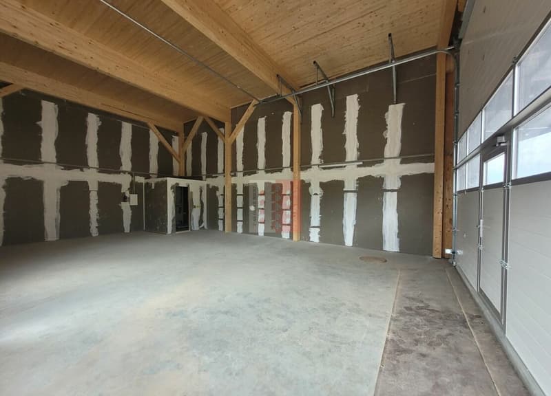 Halle de stockage disponible dès le 1er août 2026 (2)
