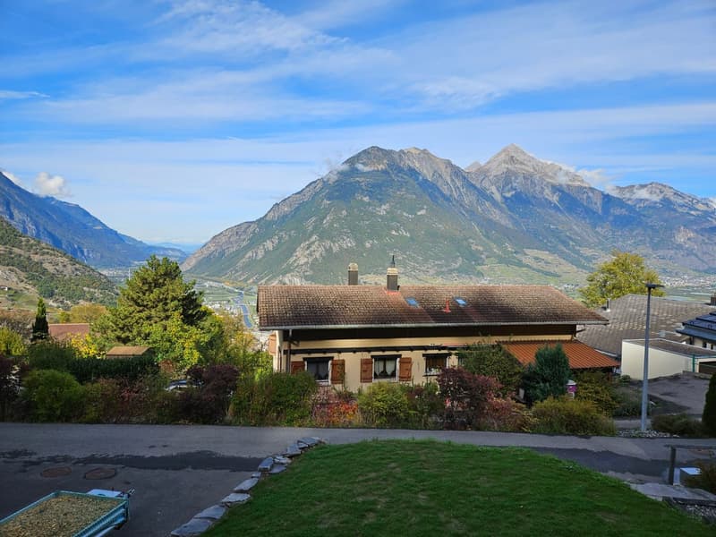 A louer à l'année villa individuelle de 6,5 pièces avec vue panoramique sur la plaine du Rhône (16)