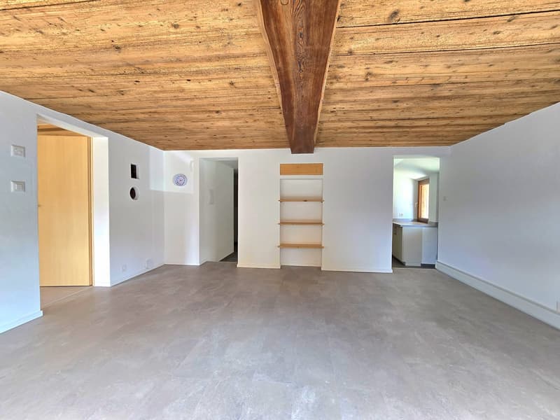 Réservé: Charmant appartement de 2,5 pièces entièrement rénové à St-Martin (Val d'Hérens) (5)
