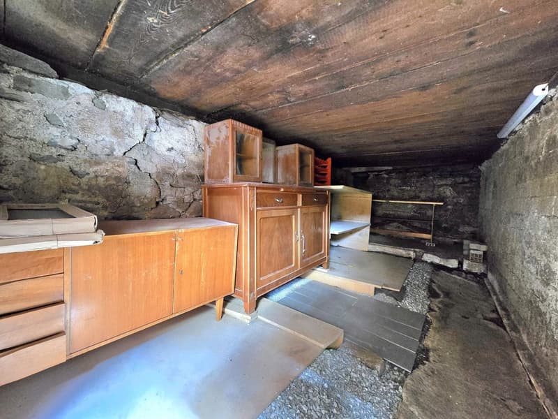 Réservé: Charmant appartement de 2,5 pièces entièrement rénové à St-Martin (Val d'Hérens) (16)