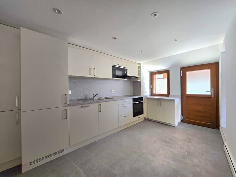 Réservé: Charmant appartement de 2,5 pièces entièrement rénové à St-Martin (Val d'Hérens) (6)