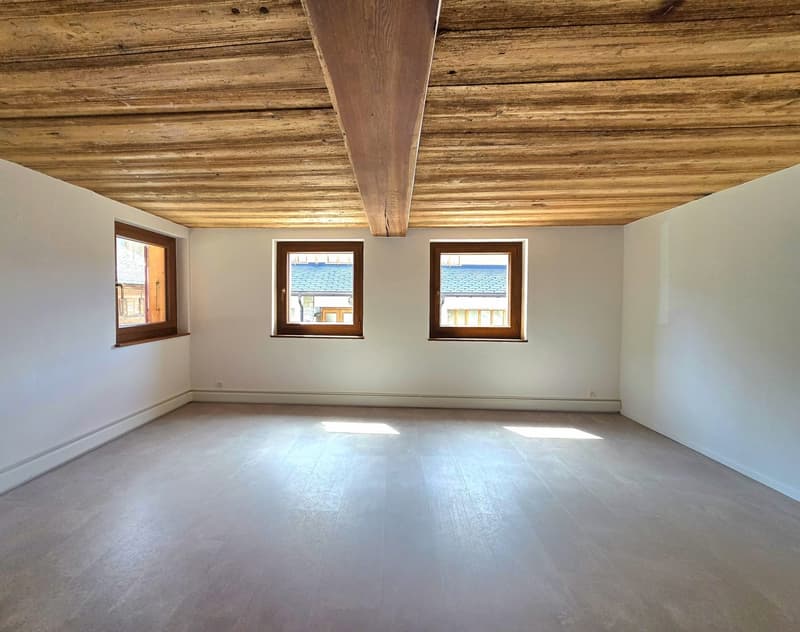 Réservé: Charmant appartement de 2,5 pièces entièrement rénové à St-Martin (Val d'Hérens) (4)