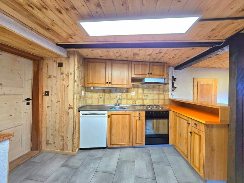 Charmant appartement cosy de 4 pièces avec cheminée à Suen (Saint-Martin), Val d'Hérens (9)
