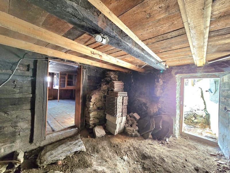 Maison villageoise authentique de 2 appartements à rénover à St-Martin (Val d’Hérens) (18)