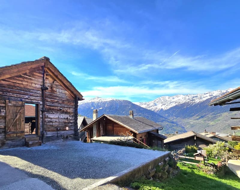 Splendide grange rénovée à Mase avec terrasses, vue et place de parc (Val d'Hérens) (7)