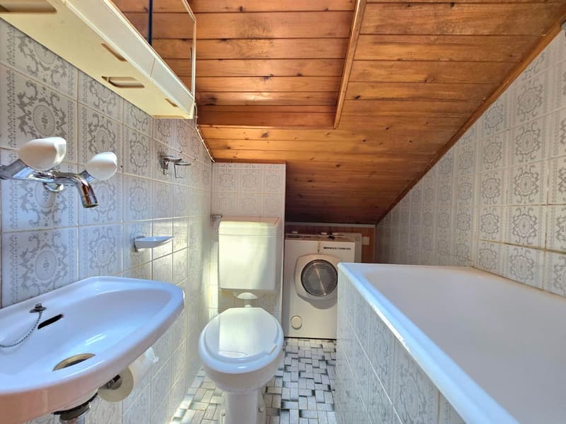 Appartements à rénover et réunir en duplex dans une authentique maison villageoise, Val d’Hérens (19)