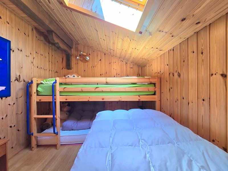 Magnifique chalet familial de 2 appartements. Annexes, extérieur, soleil et vue, Val d’Hérens (14)