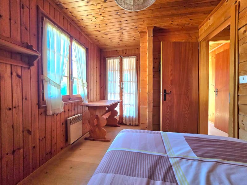 Magnifique chalet familial de 2 appartements. Annexes, extérieur, soleil et vue, Val d’Hérens (28)