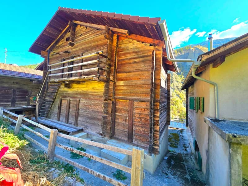 Appartement duplex à rénover avec terrasse et annexes à La Luette au coeur du Val d’Hérens (17)