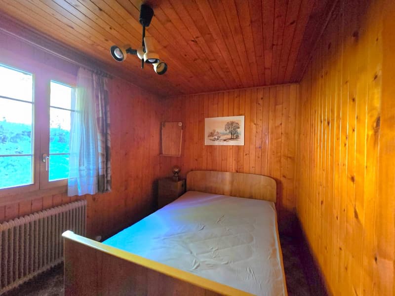 Grande maison familiale avec 2 appartements, surface commerciale, grange et extérieur à Hérémence (12)