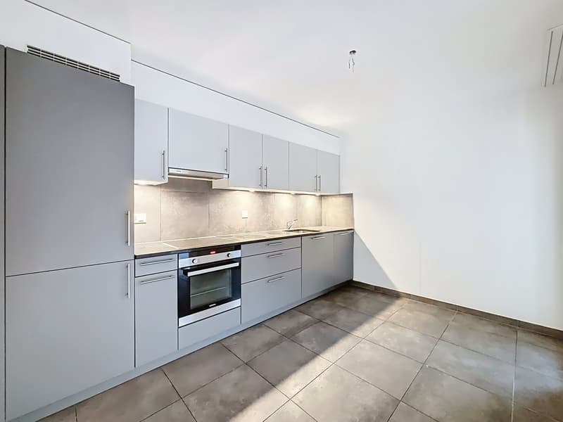 Appartement moderne de 3.5 pièces avec balcon à Saxon (4)