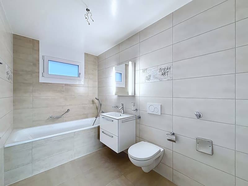 Appartement moderne de 3.5 pièces avec balcon à Saxon (5)