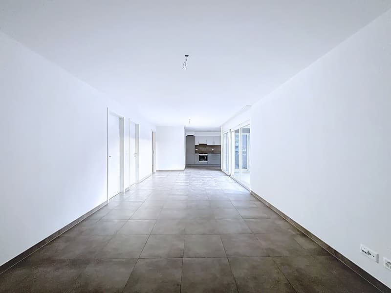 Appartement moderne de 3.5 pièces avec balcon à Saxon (7)