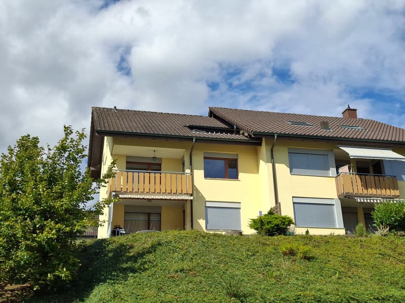 Schöne 4.5 Zimmer Wohnung mit Aussicht und Einzelgarage (18)