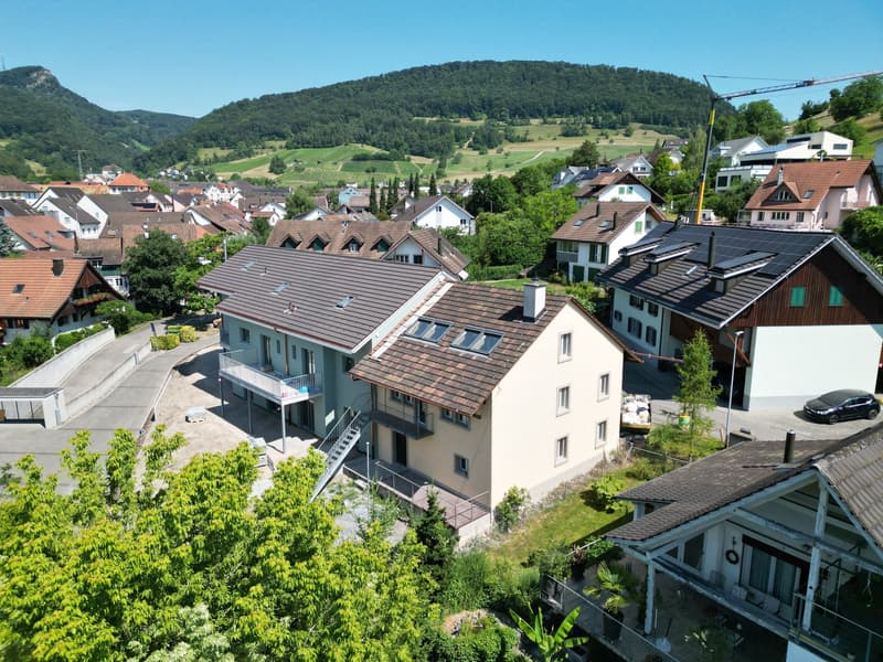 Charmantes Reiheneinfamilienhaus in Küttigen – Historischer Charme trifft moderne Renovation (2)