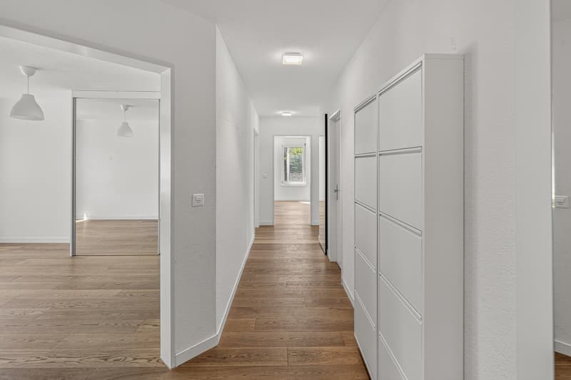 Helle 4-Zimmer-Wohnung mit Balkon und Garage in Hünenberg (5)