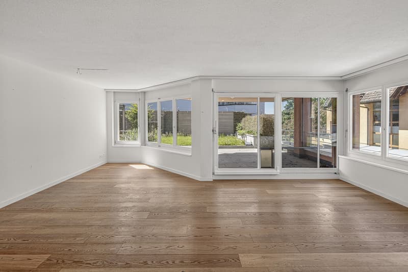 Helle 4-Zimmer-Wohnung mit Balkon und Garage in Hünenberg (2)