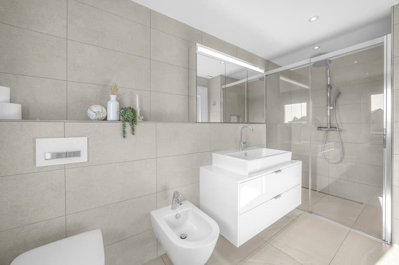 Badezimmer mit Dusche