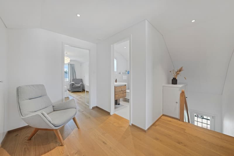Freistehendes 5.5-Zimmer-Haus mit grosszügigem Garten in Wittenbach (11)