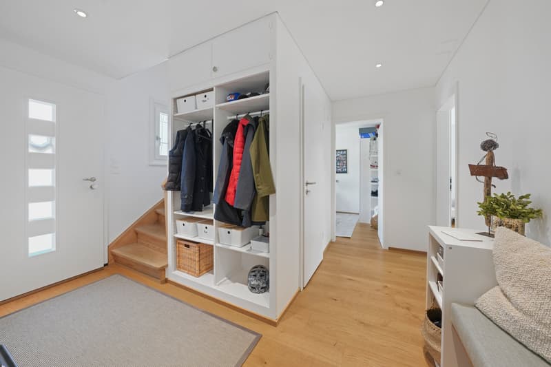 Freistehendes 5.5-Zimmer-Haus mit grosszügigem Garten in Wittenbach (8)